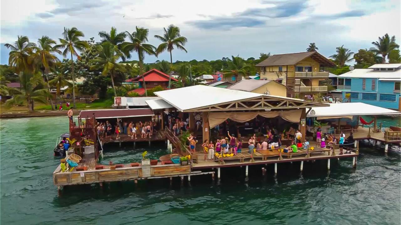 博卡斯德尔托罗 Aqua Lounge旅舍 外观 照片